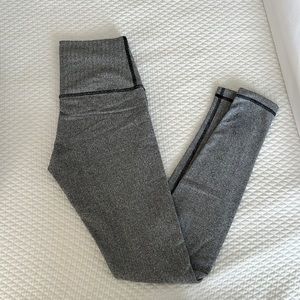 Thick winter Lululemon white and gray houndstooth full length leggings